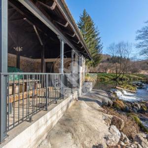 Karlovac, prekrasan Ranč  na 6000 m2 na Slapu , dvije Kuće, i objekt sa  4 Apartmana