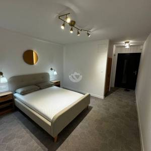 Karlovac, prekrasan Ranč  na 6000 m2 na Slapu , dvije Kuće, i objekt sa  4 Apartmana