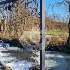 Karlovac, prekrasan Ranč  na 6000 m2 na Slapu , dvije Kuće, i objekt sa  4 Apartmana