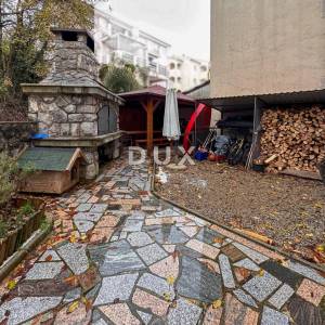 KASTAV - dvojna kuća s dva stana i uređenom okućnicom