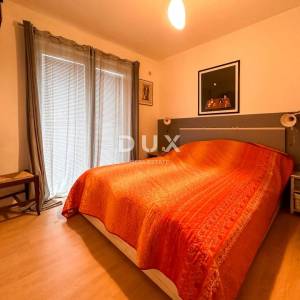 KASTAV - dvojna kuća s dva stana i uređenom okućnicom