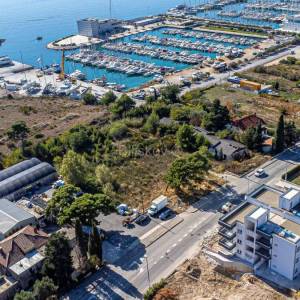 Kaštel Gomilica, građevinsko zemljište u K-zoni.