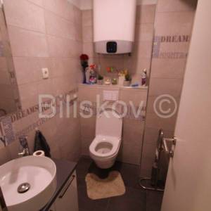 Kaštel Gomilica, objekt sa 2 stana i posl. prost, prodaja