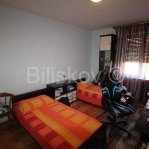 Kaštel Novi, 2 stana u obiteljskoj kući, 200m2, prodaja