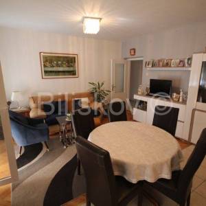 Kaštel Novi, 2 stana u obiteljskoj kući, 200m2, prodaja