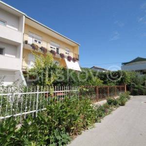 Kaštel Novi, 2 stana u obiteljskoj kući, 200m2, prodaja