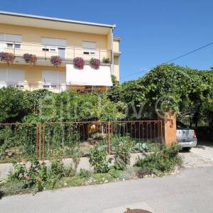 Kaštel Novi, 2 stana u obiteljskoj kući, 200m2, prodaja