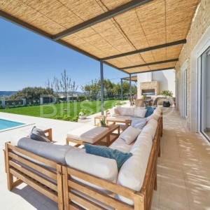 Kaštel Novi, luksuzna prizemnica na 1012 m2