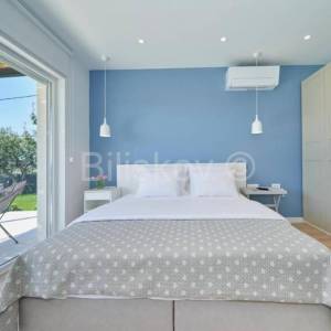 Kaštel Novi, luksuzna prizemnica na 1012 m2