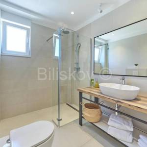 Kaštel Novi, luksuzna prizemnica na 1012 m2