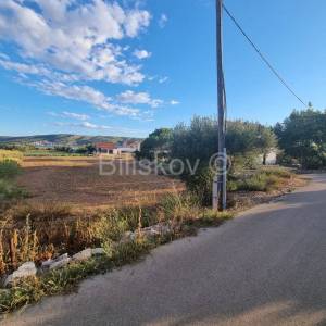 Kaštel Štafilić, građ. zemljište 1.red do mora M5 zona