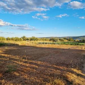 Kaštel Štafilić, građ. zemljište 1.red do mora M5 zona