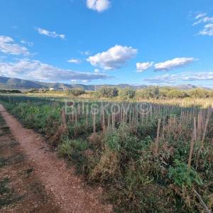 Kaštel Štafilić, građ. zemljište 1.red do mora M5 zona