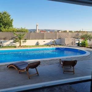 Kaštel Štafilić, novogradnja, villa sa bazenom