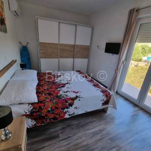 Kaštel Štafilić, novogradnja, villa sa bazenom