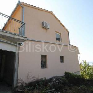 Kaštel Stari, dio obitelj.kuće s velikom okućnicom, prodaja