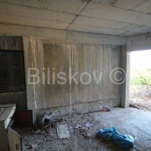 Kaštel Stari, dio obitelj.kuće s velikom okućnicom, prodaja