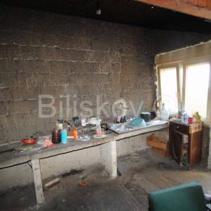 Kaštel Stari, dio obitelj.kuće s velikom okućnicom, prodaja