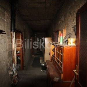 Kaštel Stari, dio obitelj.kuće s velikom okućnicom, prodaja