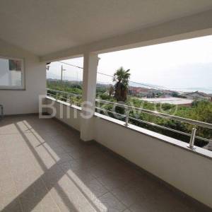 Kaštel Stari, kuća s 4 stana, 416m2, prodaja