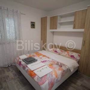 Kaštel Stari, kuća s 4 stana, 416m2, prodaja