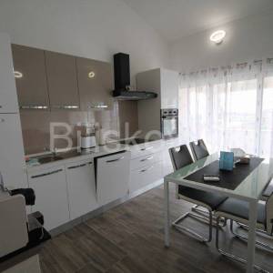 Kaštel Stari, kuća s 4 stana, 416m2, prodaja