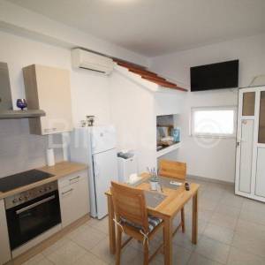 Kaštel Stari, kuća s 4 stana, 416m2, prodaja