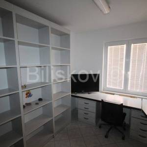 Kaštel Stari, obiteljska kuća s 3 stana, 490m2, prodaja