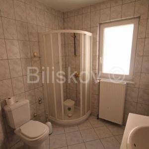 Kaštel Stari, obiteljska kuća s 3 stana, 490m2, prodaja