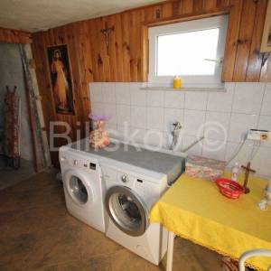 Kaštel Stari, obiteljska kuća s 3 stana, 490m2, prodaja