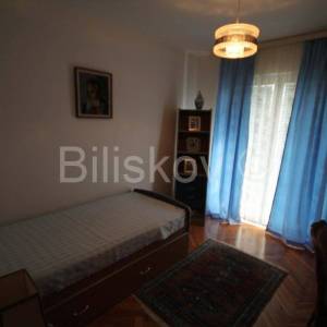 Kaštel Stari, obiteljska kuća s 3 stana, 490m2, prodaja