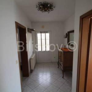 Kaštel Stari, obiteljska kuća s 3 stana, 490m2, prodaja