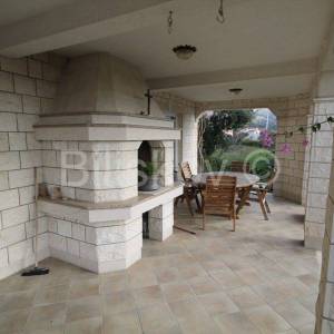 Kaštel Stari, obiteljska kuća s 3 stana, 490m2, prodaja