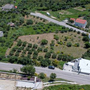 Kaštel Stari, objekt na velikom poljop. zemljištu, prodaja