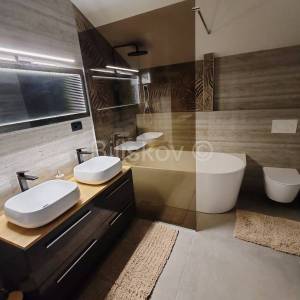 Kaštel Sućurac dugoročan najam 3 sobe luksuzno