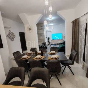 Kaštel Sućurac dugoročan najam 3 sobe luksuzno