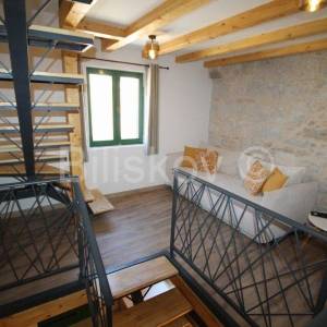 Kaštel Sućurac, kamena kuća 60m2 renovirano, prodaja