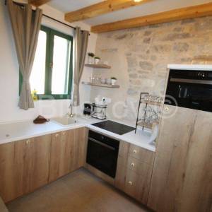 Kaštel Sućurac, kamena kuća 60m2 renovirano, prodaja