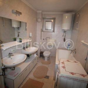 Kaštel Sućurac, kamena kuća 244m2, prodaja