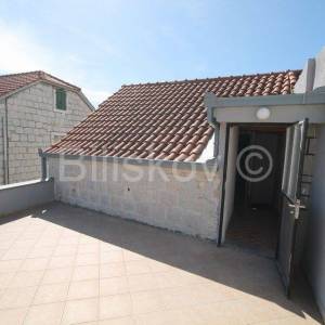 Kaštel Sućurac, kamena kuća 244m2, prodaja