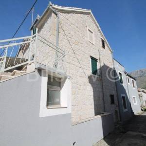 Kaštel Sućurac, kamena kuća 244m2, prodaja