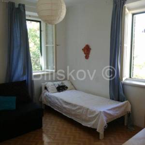 Kaštela, Kaštel Lukšić, kamena kuća prvi red do mora.