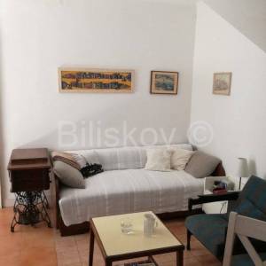 Kaštela, Kaštel Lukšić, kamena kuća prvi red do mora.