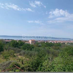 Kastela, Kastel Luksic, samostojeca kuca i cca. 3.000 m2 zemljista.