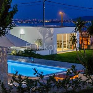 Kaštela,Kaštel Kambelovac, villa na cca. 3000 m2 zemljišta