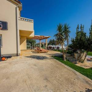 Kaštela,Kaštel Kambelovac, villa na cca. 3000 m2 zemljišta