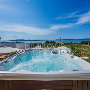 Kaštela,Kaštel Kambelovac, villa na cca. 3000 m2 zemljišta