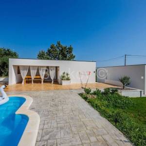 Kaštela,Kaštel Kambelovac, villa na cca. 3000 m2 zemljišta