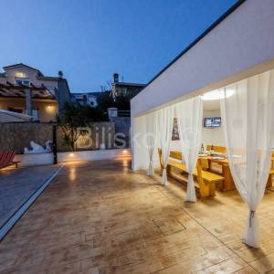 Kaštela,Kaštel Kambelovac, villa na cca. 3000 m2 zemljišta