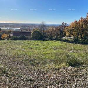 Kaštelir – građevinsko zemljište, 603 m2, s pravomoćnom građevinskom dozvolom i pogledom na more